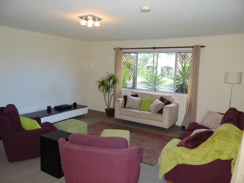 6 Dabchick Drive, Burleigh Waters QLD 4220
