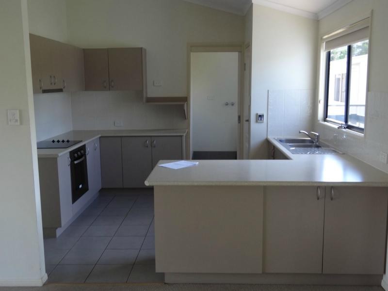 10 Boonery Street, Blackwater QLD 4717