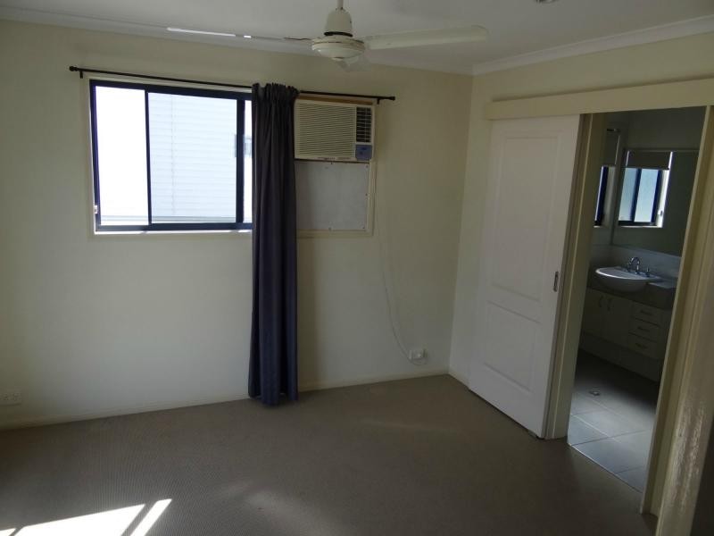 10 Boonery Street, Blackwater QLD 4717