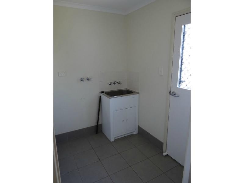 10 Boonery Street, Blackwater QLD 4717