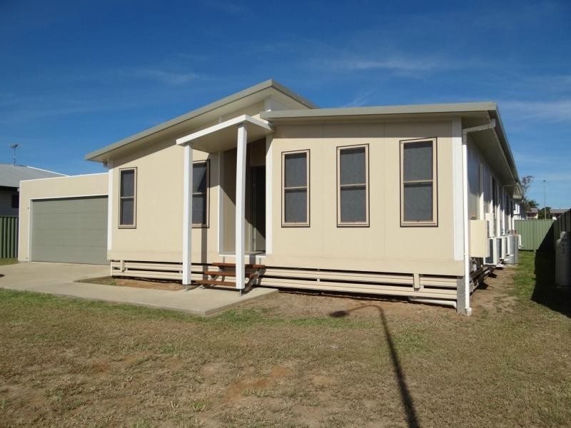 12 Summer Red Court, Blackwater QLD 4717