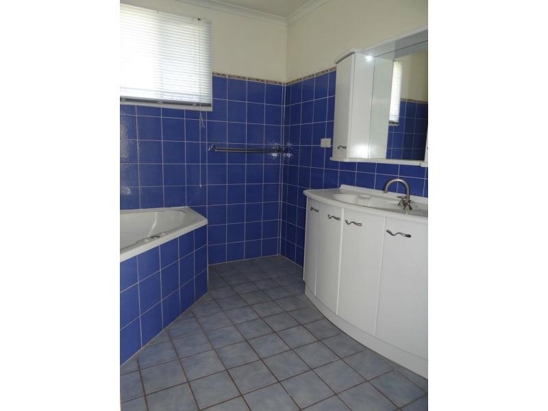 3 Kurrajong Street, Blackwater QLD 4717