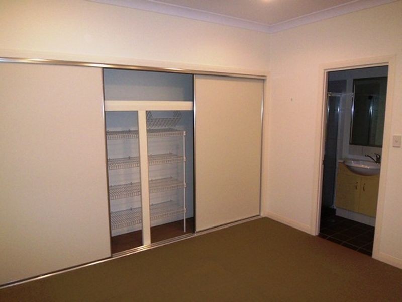 Duplex 2/15a Wyndham Street, Southport QLD 4215