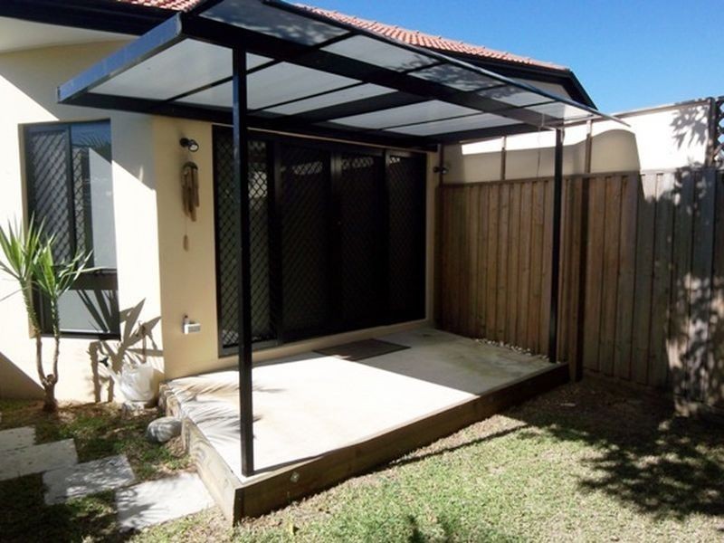 Duplex 2/15a Wyndham Street, Southport QLD 4215