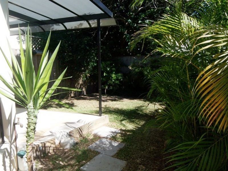 Duplex 2/15a Wyndham Street, Southport QLD 4215