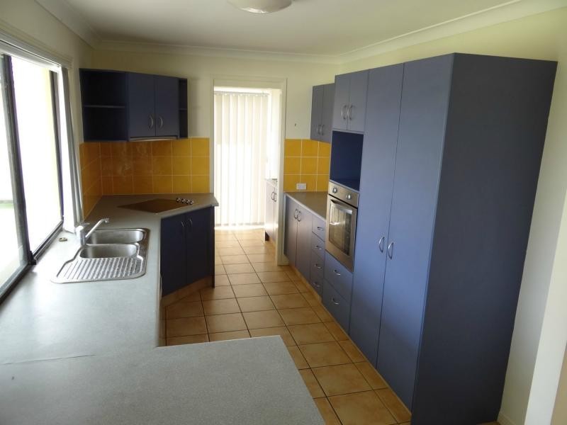 20 Tanzen Drive, Arundel QLD 4214