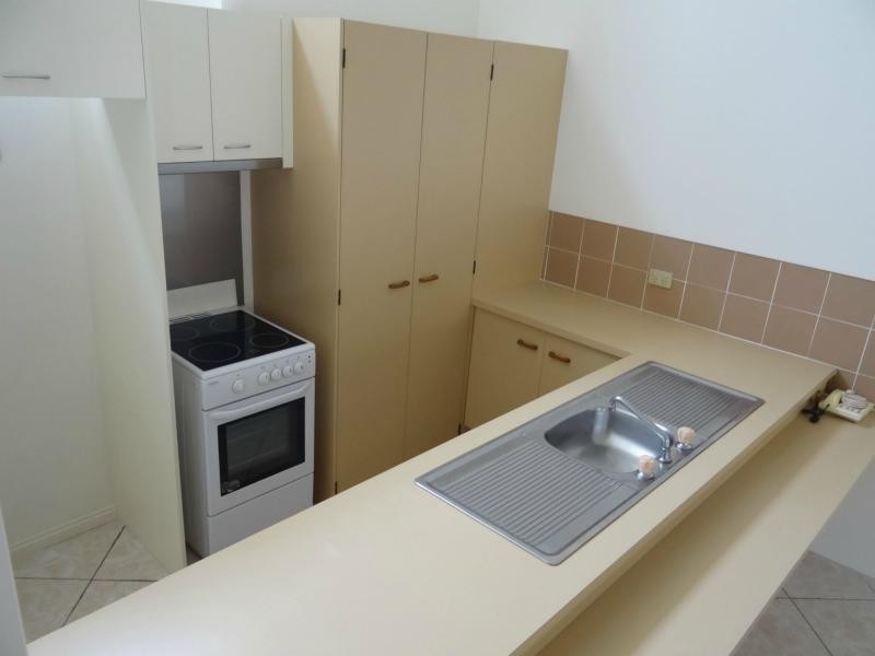 Unit 3/81 Olsen Avenue, Labrador QLD 4215