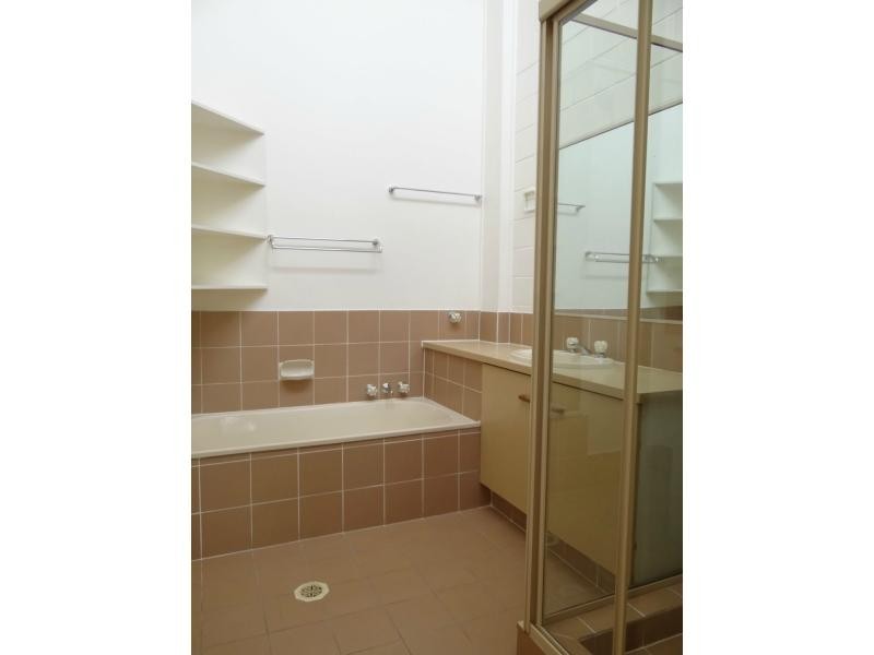 Unit 3/81 Olsen Avenue, Labrador QLD 4215