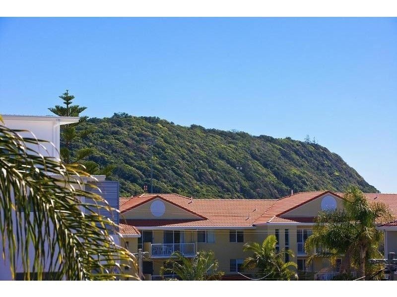 Unit 8/8 Nyrang Avenue, Palm Beach QLD 4221