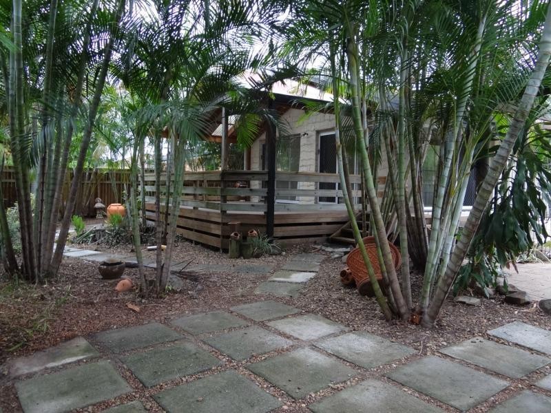 65 Alec Avenue, Mermaid Waters QLD 4218