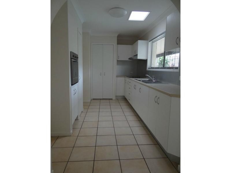 65 Alec Avenue, Mermaid Waters QLD 4218