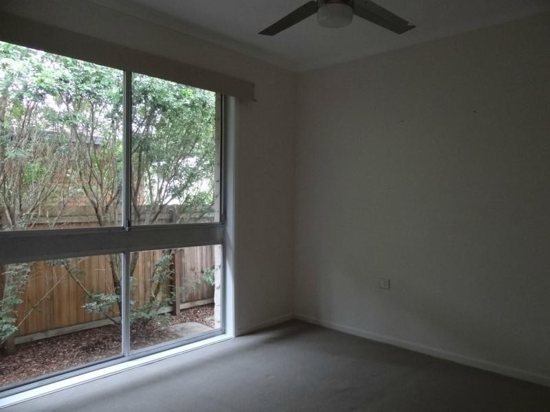 65 Alec Avenue, Mermaid Waters QLD 4218