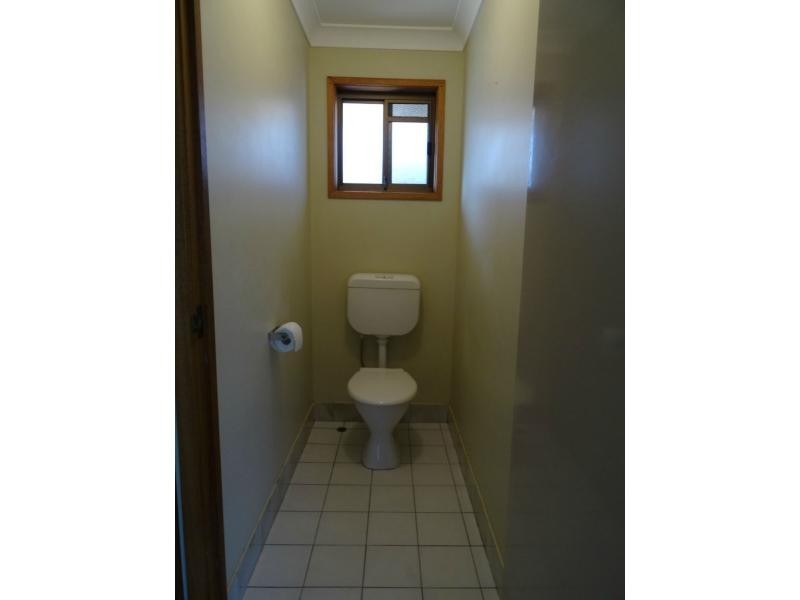 135 Kumbari Avenue, Labrador QLD 4215