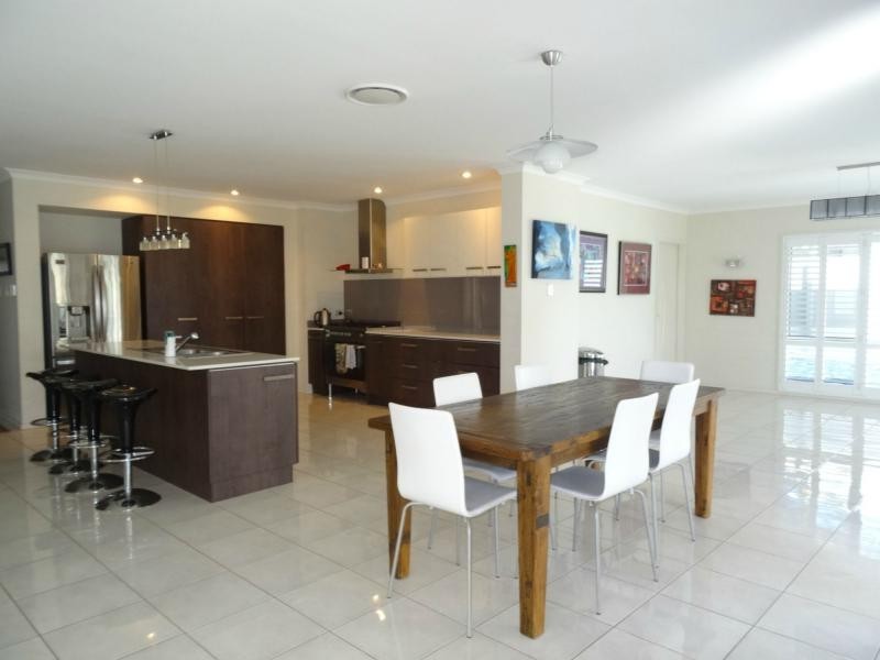 33 York Creek Crescent, The Observatory, Reedy Creek QLD 4227