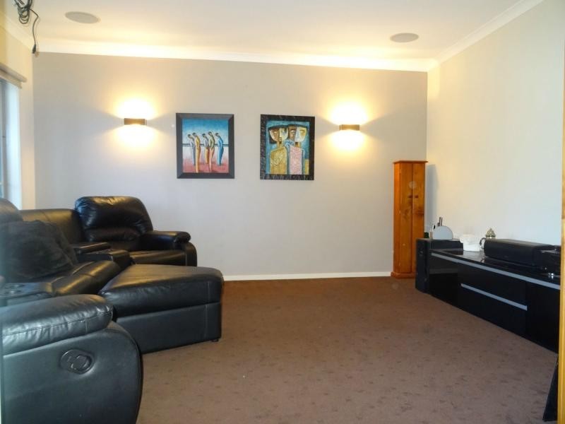 33 York Creek Crescent, The Observatory, Reedy Creek QLD 4227