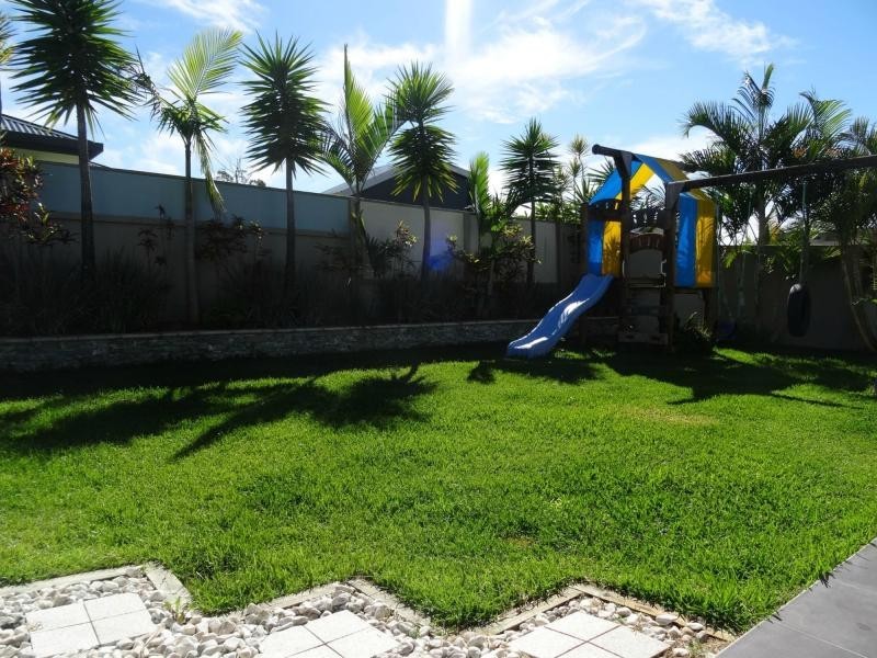 33 York Creek Crescent, The Observatory, Reedy Creek QLD 4227