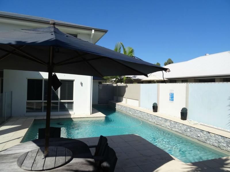 33 York Creek Crescent, The Observatory, Reedy Creek QLD 4227