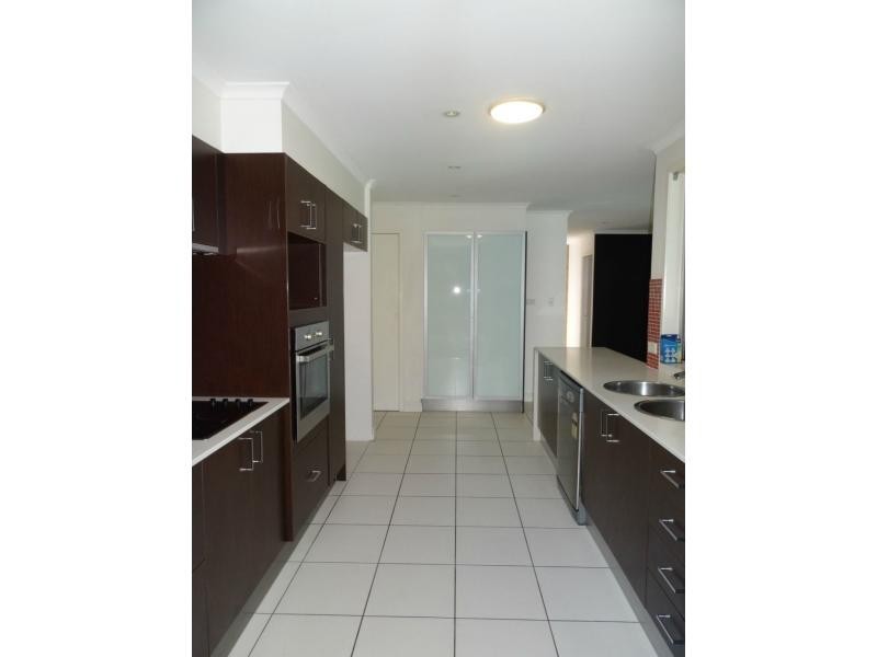 17 Razorbill Street, Burleigh Waters QLD 4220