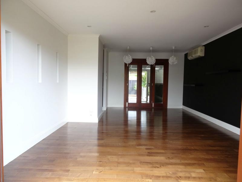 17 Razorbill Street, Burleigh Waters QLD 4220