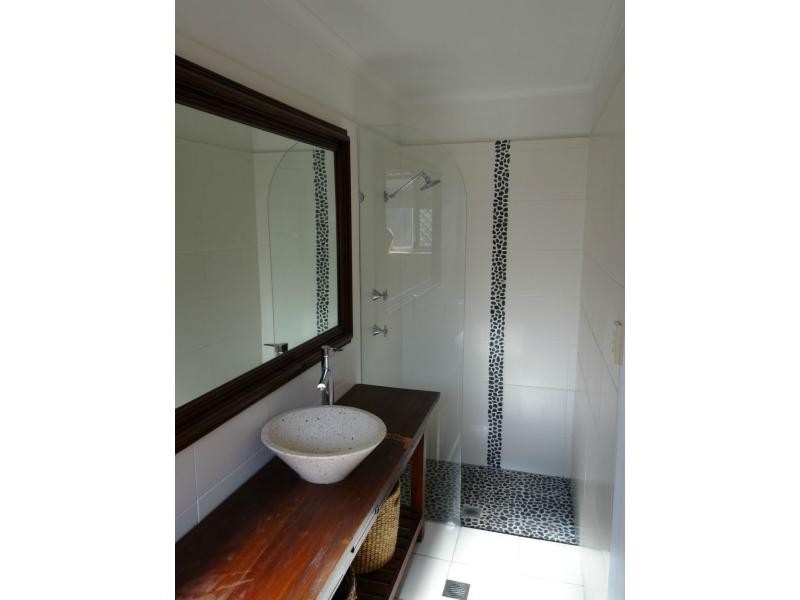 17 Razorbill Street, Burleigh Waters QLD 4220