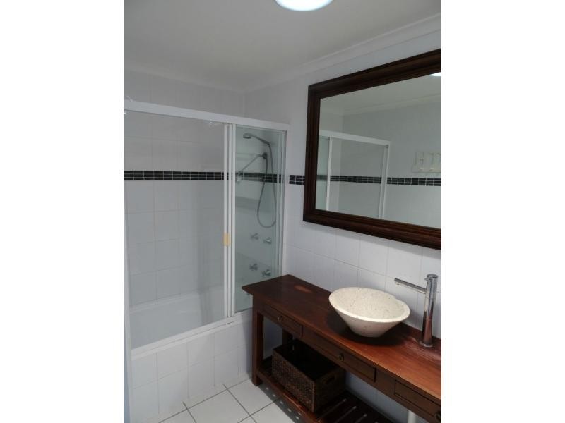 17 Razorbill Street, Burleigh Waters QLD 4220