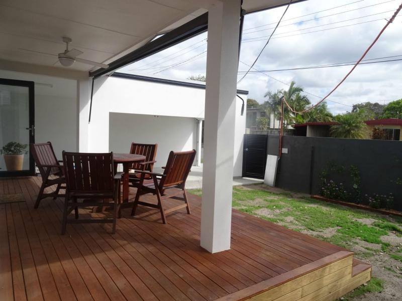 21 Clinton Avenue, Burleigh Waters QLD 4220