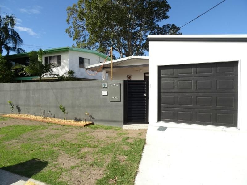 21 Clinton Avenue, Burleigh Waters QLD 4220