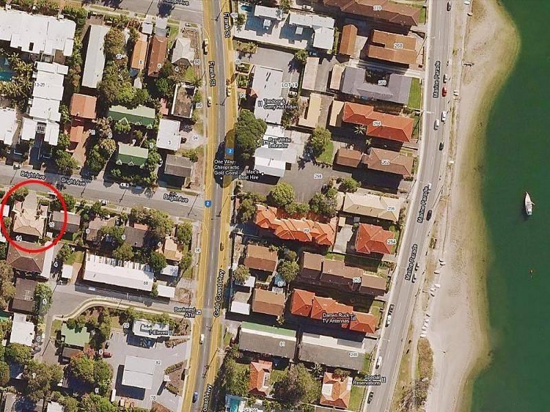 Duplex 2/10 Bright Avenue, Labrador QLD 4215