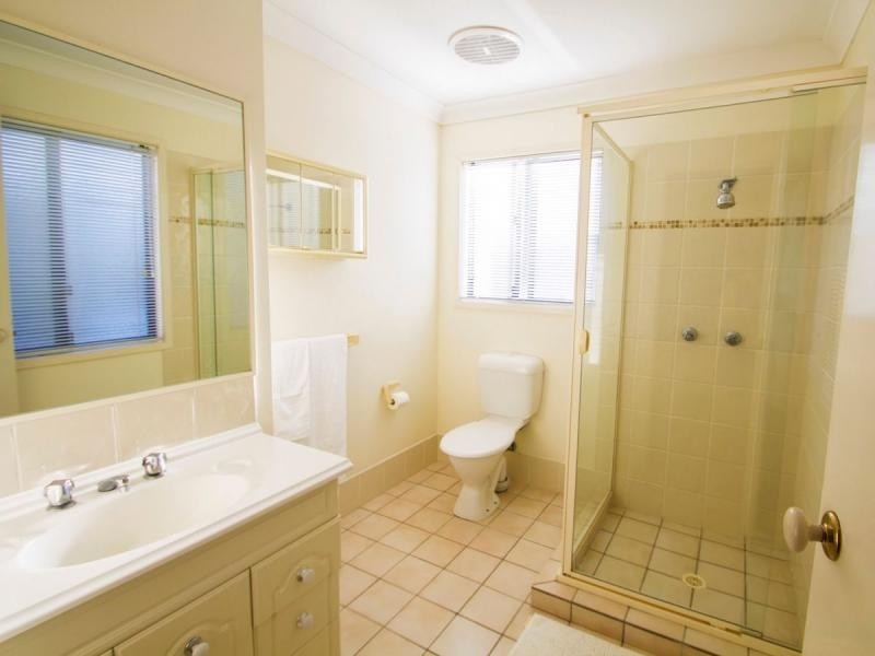 Duplex 2/10 Bright Avenue, Labrador QLD 4215