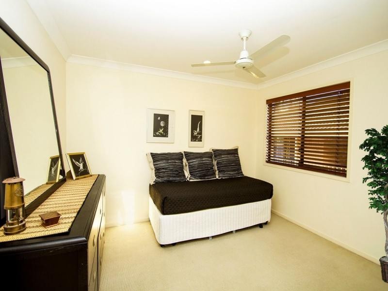 Duplex 2/10 Bright Avenue, Labrador QLD 4215