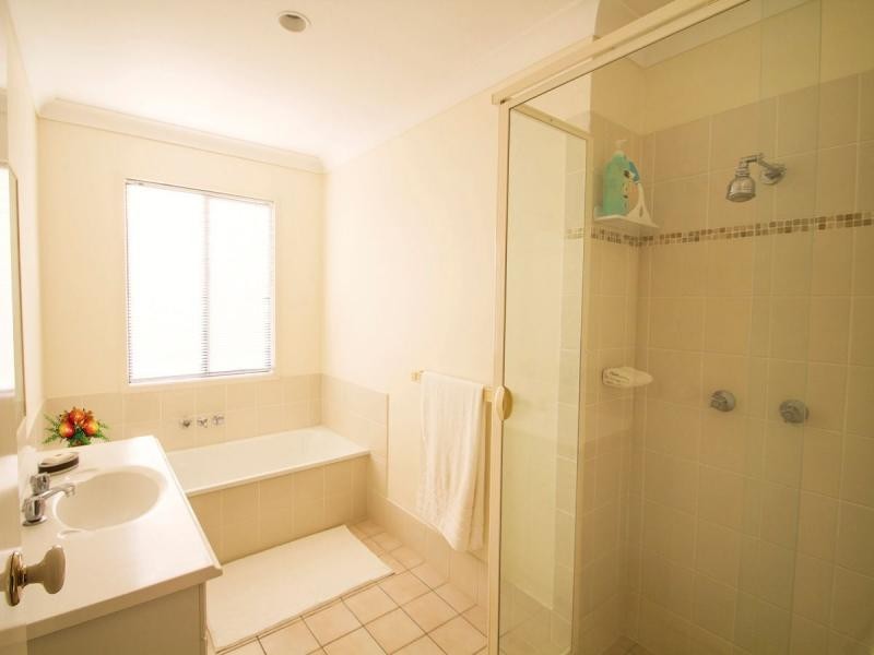 Duplex 2/10 Bright Avenue, Labrador QLD 4215