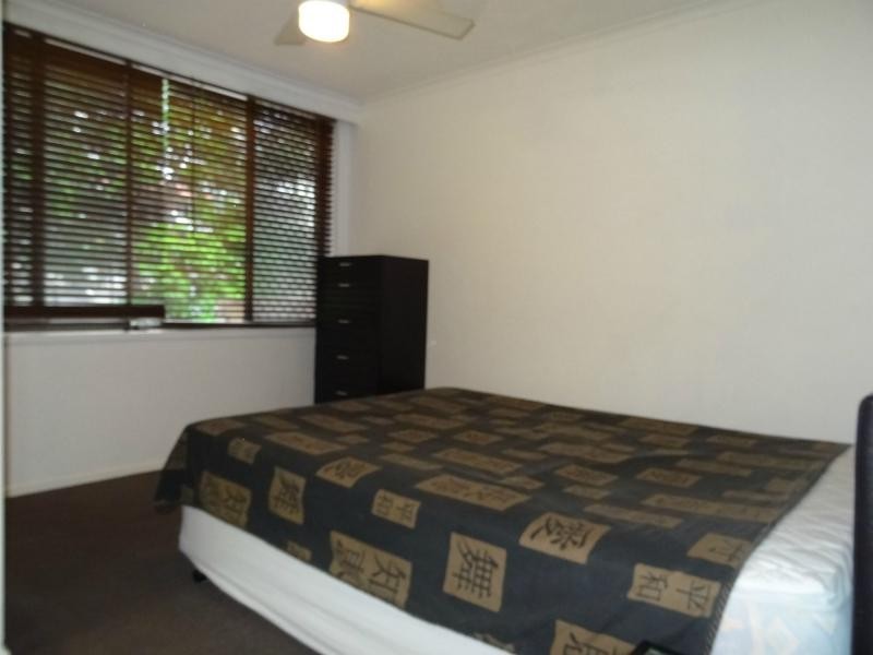 Unit 5/26 Remembrance Drive, Surfers Paradise QLD 4217