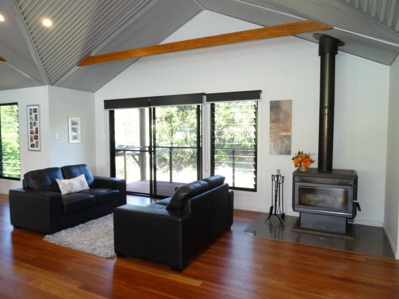 2 STOCKYARD Court, Tallebudgera QLD 4228