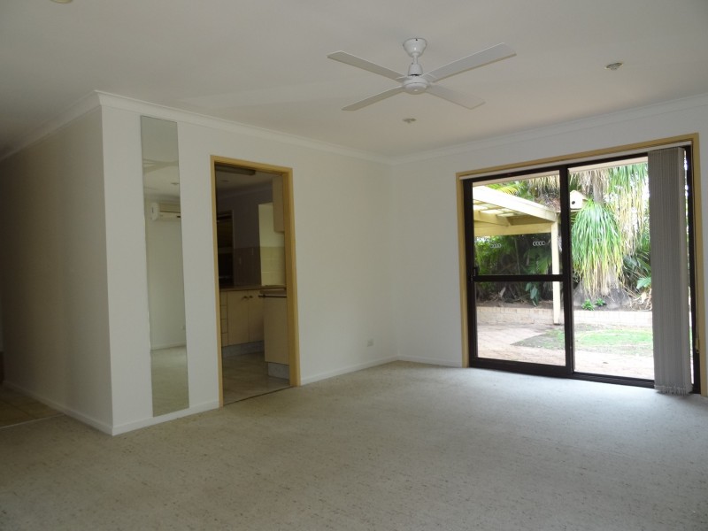 4 Yalgoo Ct, Mermaid Waters QLD 4218