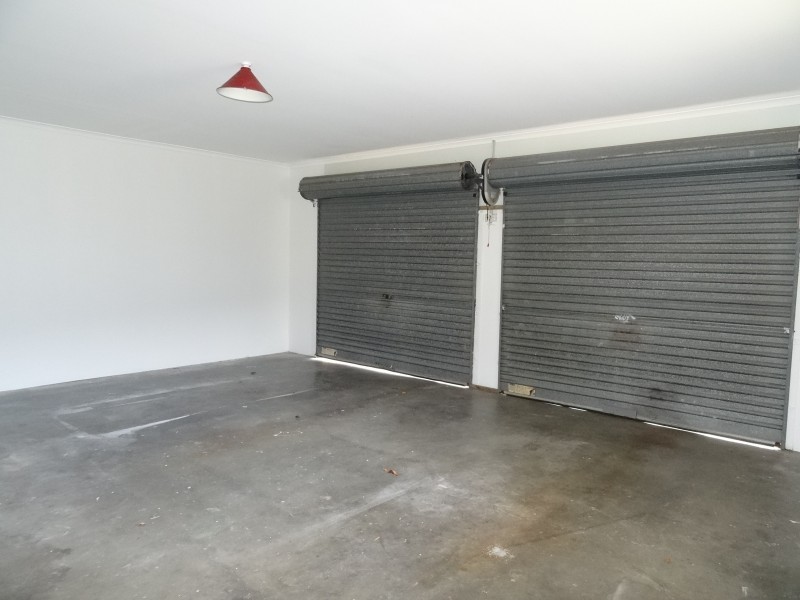 4 Yalgoo Ct, Mermaid Waters QLD 4218