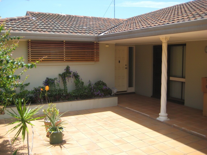 81 Gibraltar Dr, Isle Of Capri QLD 4217