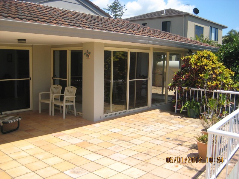 81 Gibraltar Dr, Isle Of Capri QLD 4217