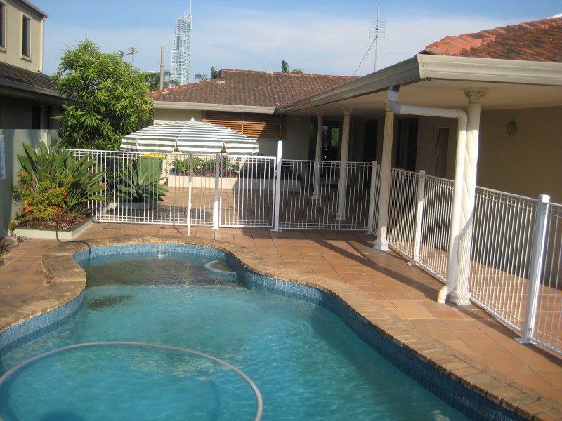 81 Gibraltar Dr, Isle Of Capri QLD 4217
