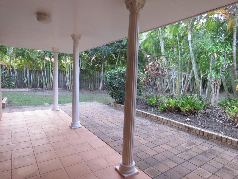 4 Yalgoo Ct, Mermaid Waters QLD 4218