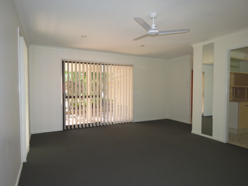 4 Yalgoo Ct, Mermaid Waters QLD 4218