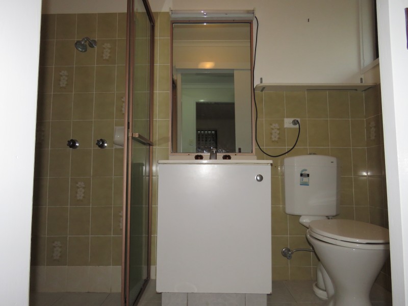 4 Yalgoo Ct, Mermaid Waters QLD 4218