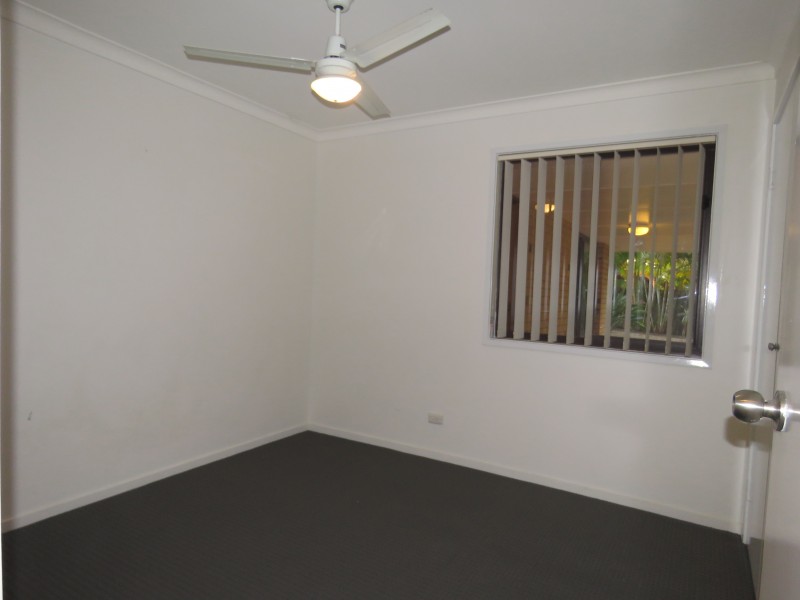 4 Yalgoo Ct, Mermaid Waters QLD 4218