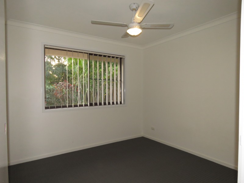 4 Yalgoo Ct, Mermaid Waters QLD 4218