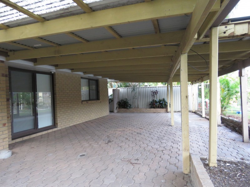 4 Yalgoo Ct, Mermaid Waters QLD 4218