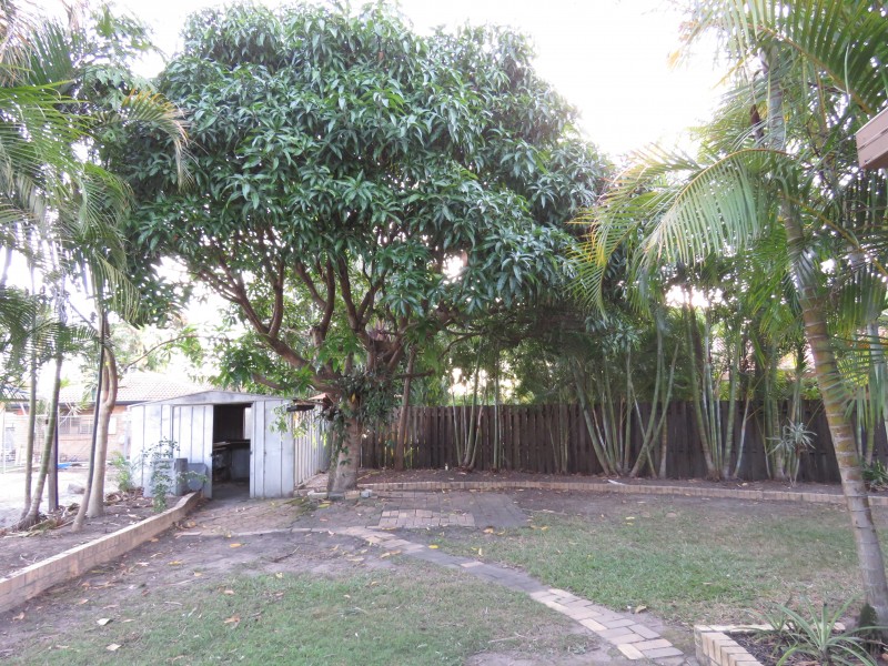 4 Yalgoo Ct, Mermaid Waters QLD 4218