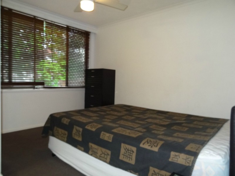 5/26 Remembrance Drive, Surfers Paradise QLD 4217