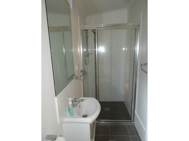 1/21 Clinton Avenue, Burleigh Waters QLD 4220