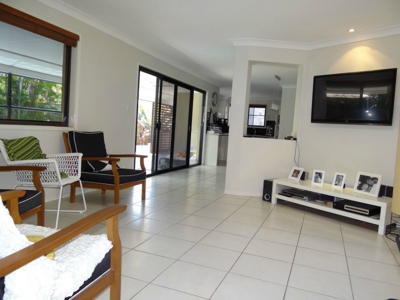 6 Condor Court, Burleigh Waters QLD 4220