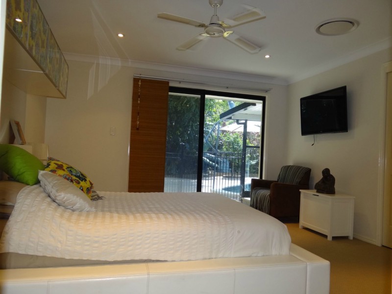 6 Condor Court, Burleigh Waters QLD 4220