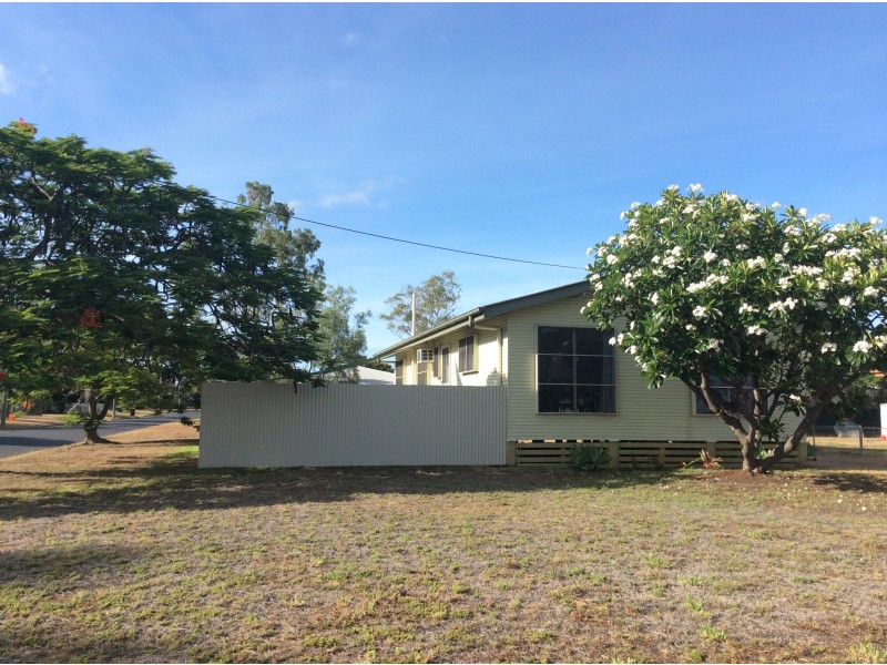 25 Bean St, Blackwater QLD 4717
